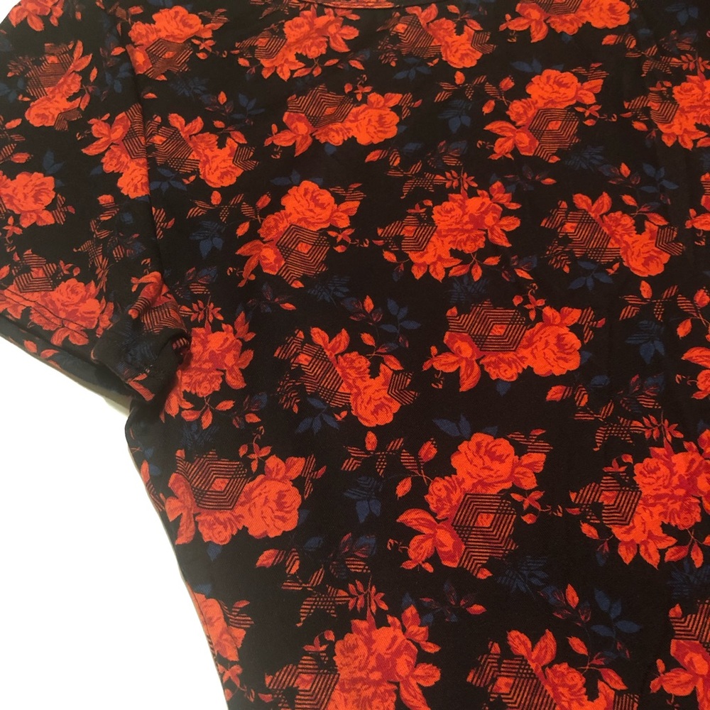 NWT LuLaRoe Classic T